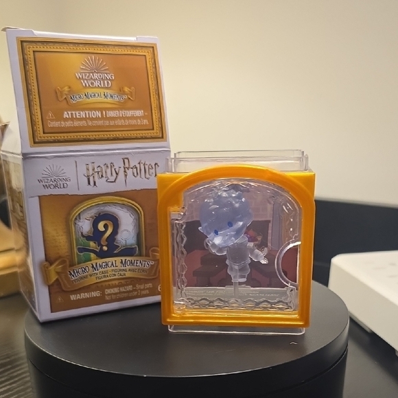 Harry Potter Micro Magical Moments Box, Nearly Headless Nick - Picture 5 of 5